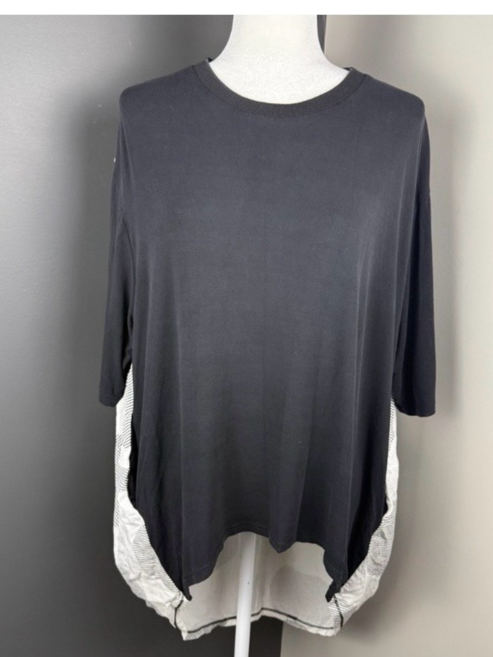 P Luca Milano women front black crew neck, back white /Black flowy. Top